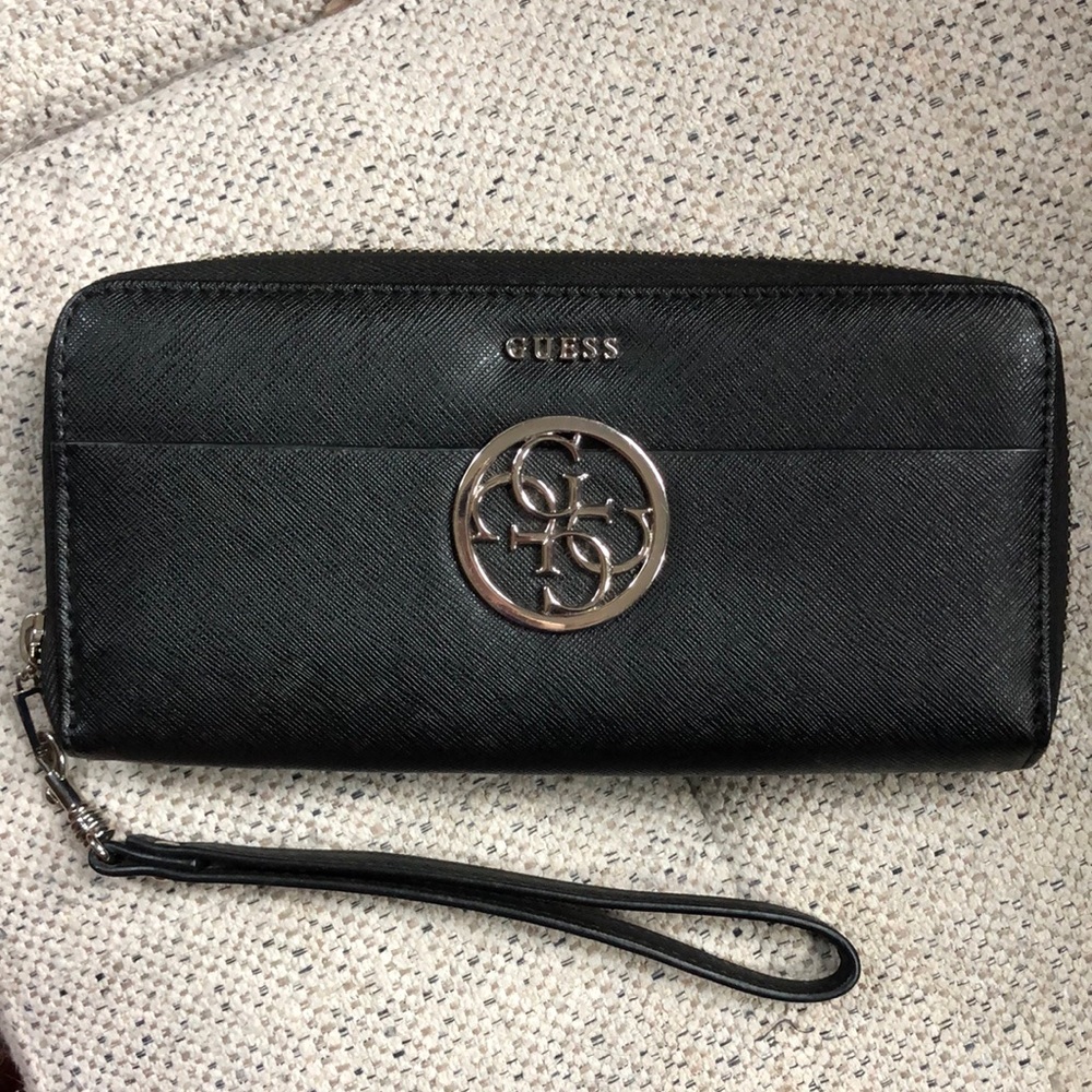 Guess wallet/wristlet
